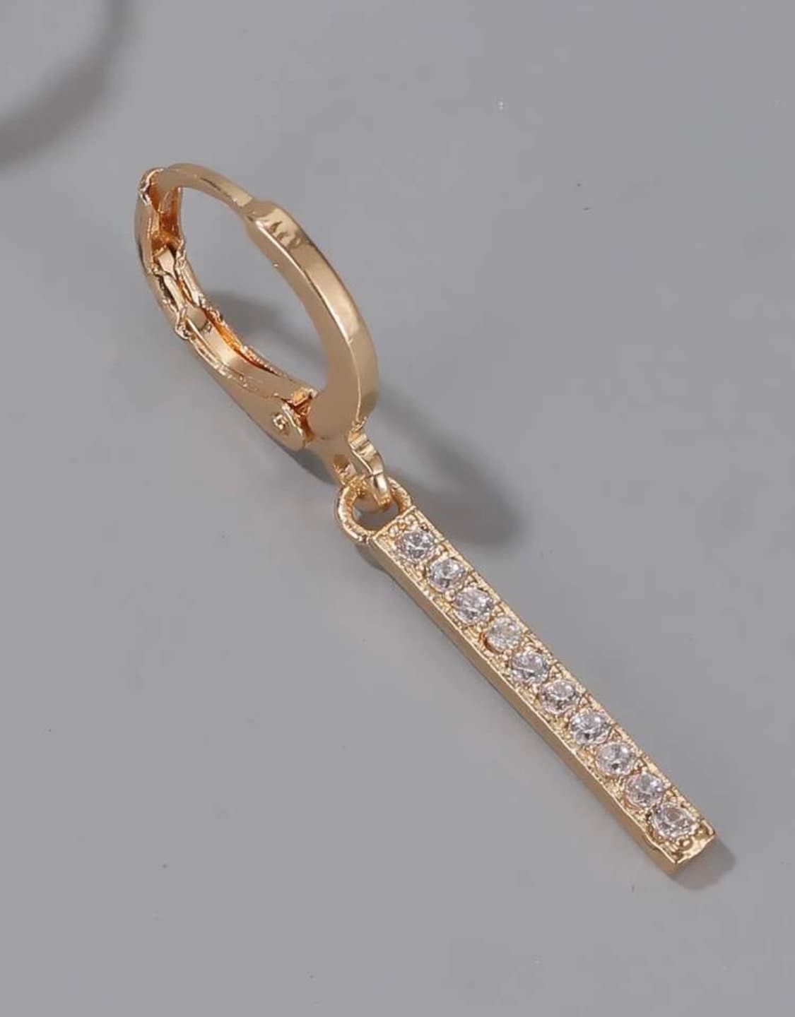 Dainty Rhinestone Bar Huggies, MInimalist Earrings, Gold Rhinestone Bar Earrings, Simple Dangle Earrings, Beautiful Simple Earrings, Huggies