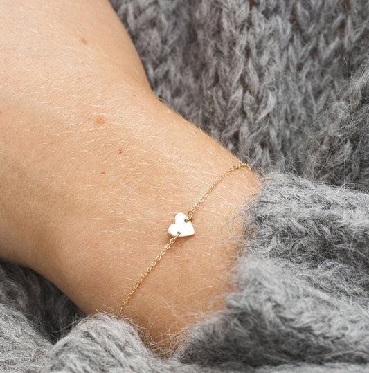 Dainty Heart Charm Bracelet, Minimalist Heart Charm Bracelet, Valentines Day Gift For Her, Anniversary Gift For Her, Mothers Day Gift Idea
